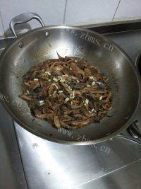 家常菜肉片炒平菇