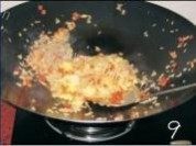胡萝卜丁蛋炒饭做法图解9)