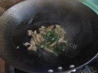 家常菜小白菜炒肉做法图解4)