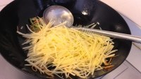 唇齿留香的素炒三丝做法图解6)