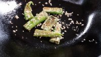 质嫩爽口的虎皮青椒做法图解7)