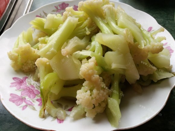 香气浓郁的清炒花菜
