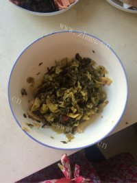 色香味浓的酸菜鱼做法图解7)