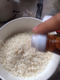 垂涎欲滴的糯米蛋做法图解4)