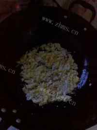 芳香四溢的西葫芦鸡蛋饺子做法图解4)