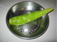 家常菜素炒莴笋丝做法图解2)