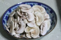 质嫩爽口的奶油蘑菇汤做法图解2)