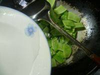 家常扁豆炒牛肉做法图解6)