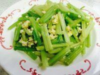家常菜芹菜炒鸡蛋
