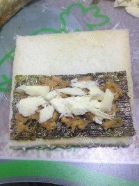 珍馐美味的乳酪肉松卷做法图解4)