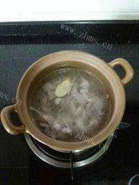 益母草瘦肉汤做法图解6)