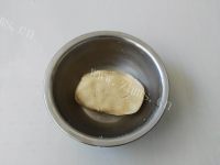 自制广式莲蓉月饼做法图解6)