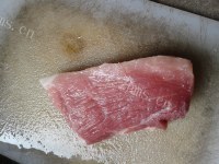 美味的煎猪排做法图解1)