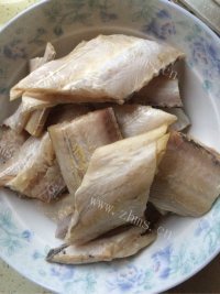 家常菜糖醋带鱼做法图解1)