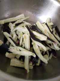 香飘十里的红烧茄子做法图解2)