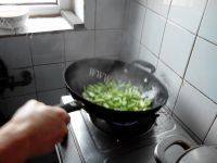 极致的芹菜炒豆干做法图解6)