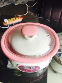 美味的炖乌鸡做法图解8)