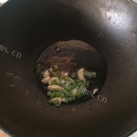 美味的铁锅排骨炖芸豆的做法图解四