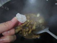 家常油豆腐红烧肉做法图解13)