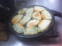 特下饭的韭菜盒子做法图解5)