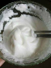 美味的戚风蛋糕做法图解1)