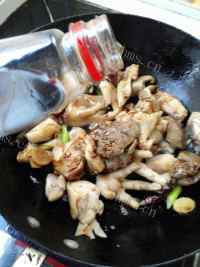 营养丰富的鸡肉炖土豆做法图解9)
