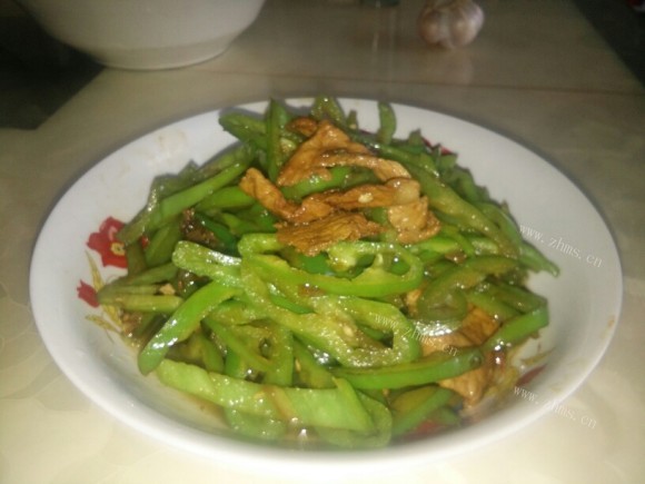 喷香的尖椒炒肉