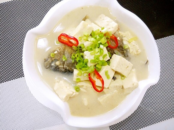 回味无穷的鲫鱼豆腐汤