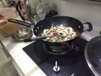 家常菜蘑菇炒肉做法图解5)