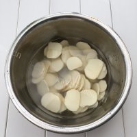 美味香炸茨菇片做法图解3)