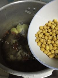 美味的番茄牛肉汤做法图解8)