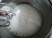 美味软香的奶油蛋糕卷做法图解4)