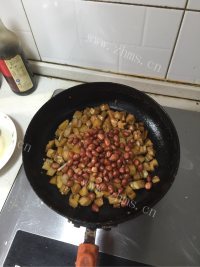酱爆三丁做法图解7)