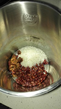 美味红豆山楂米糊做法图解3)
