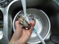 自制清蒸大闸蟹做法图解2)