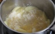 家常水果银耳羹做法图解8)