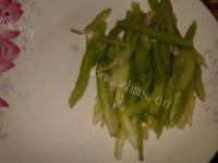 甘脆的芹菜土豆丝做法图解4)