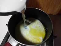 脆皮炸鲜奶做法图解7)