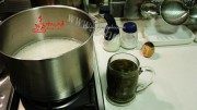 美味的麻花绿茶瘦肉粥做法图解6)