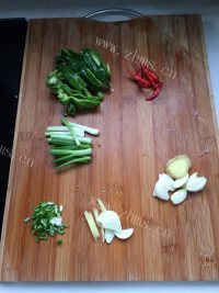 家常菜杏鲍菇肉丝做法图解2)