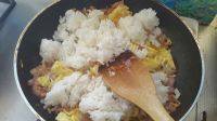美味的什锦炒饭做法图解5)