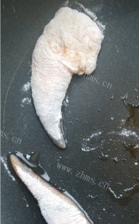 美味的香辣豆豉煎鱼籽做法图解3)