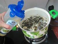 美味的紫菜瘦肉蛋花汤