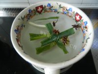 美味春笋排骨煲猪肚做法图解2)