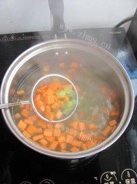 独特咸味腊八粥做法图解6)