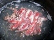 美味的酸汤浸肥牛做法图解2)