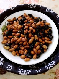 色香味浓的炒花生米做法图解4)