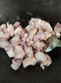 特色美食芋头焖鸭做法图解5)