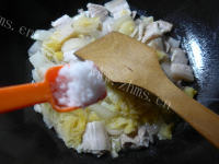 家常菜酸菜白肉做法图解8)