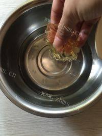 最爱的樱花慕斯做法图解22)